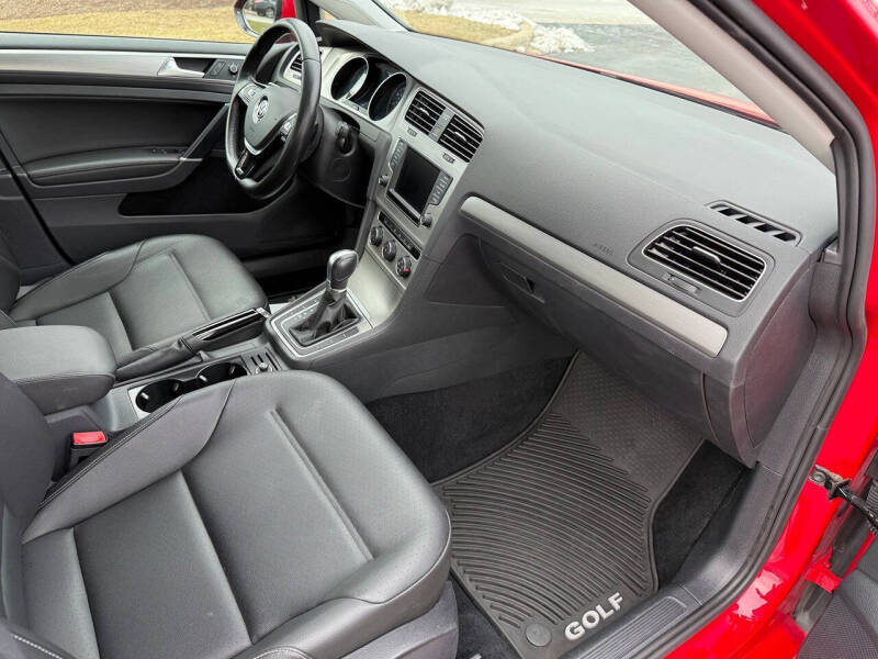 2017 Volkswagen Golf TSI Wolfsburg Edition