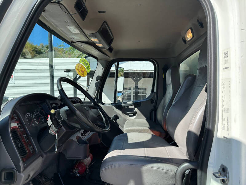 2022 Freightliner M2 106