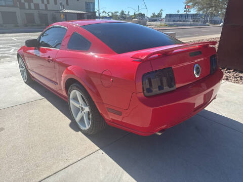 2005 Ford Mustang GT Premium