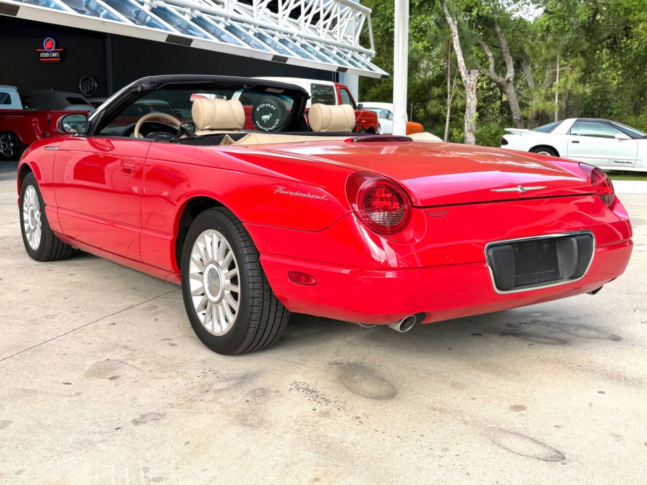 2005 Ford Thunderbird 9