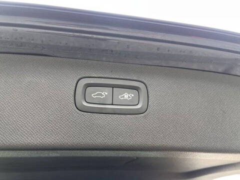 2024 Volvo XC90 Recharge T8 Ultimate Bright Theme 7P