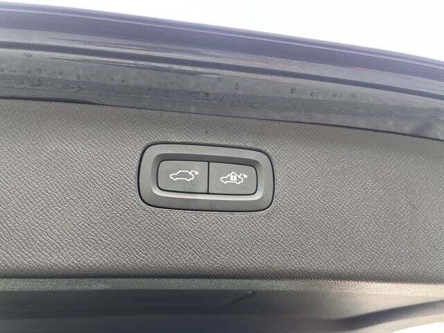 2024 Volvo XC90 Recharge T8 Ultimate Bright Theme 7P