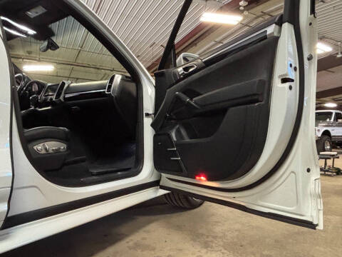 2016 Porsche Cayenne GTS