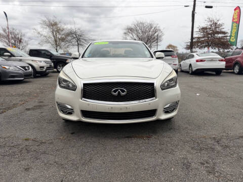 2015 Infiniti Q70 3.7