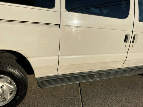 2009 Ford E-Series E-350 SD XLT