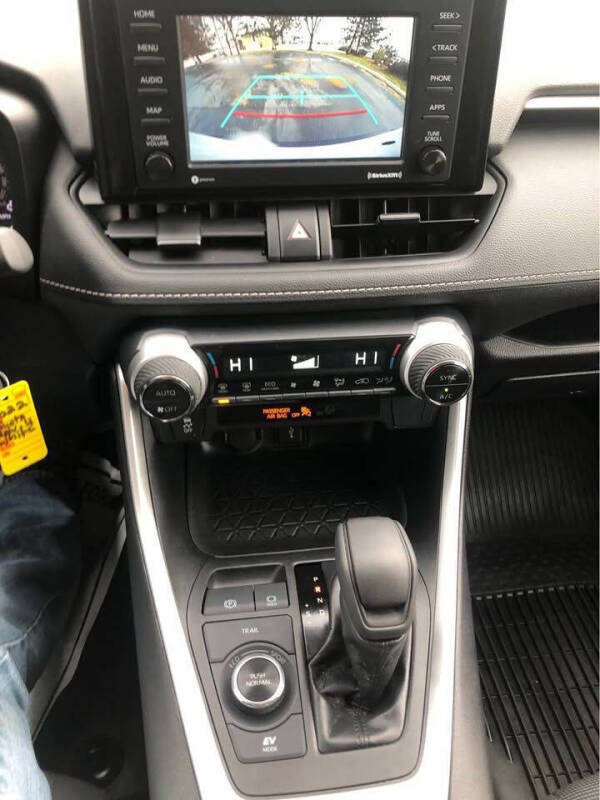 2022 Toyota RAV4 Hybrid LE