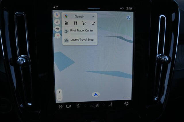 2025 Volvo XC40 B5 Core Bright Theme