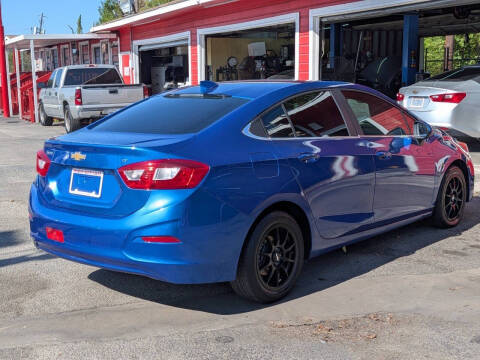 2017 Chevrolet Cruze LT Auto