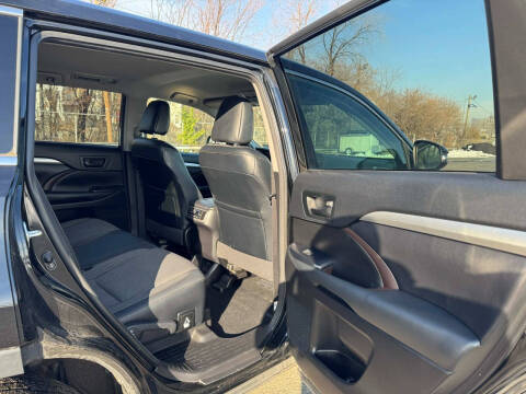 2018 Toyota Highlander LE