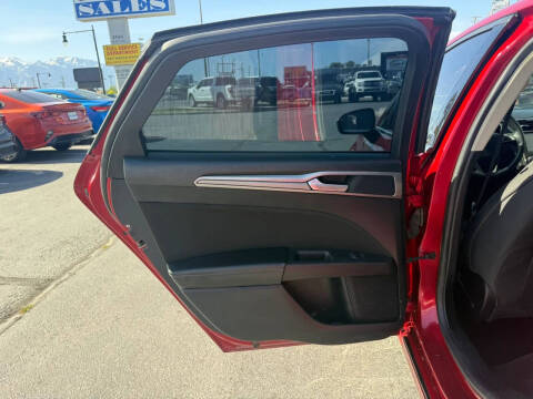 2020 Ford Fusion SE