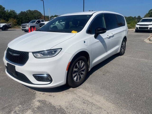2025 Chrysler Pacifica Plug-In Hybrid