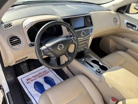 2020 Nissan Pathfinder SL