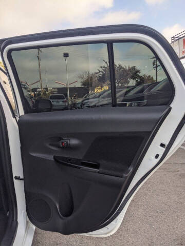 2008 Scion xD
