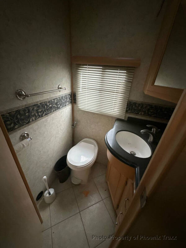 2006 Freightliner MH Chassis