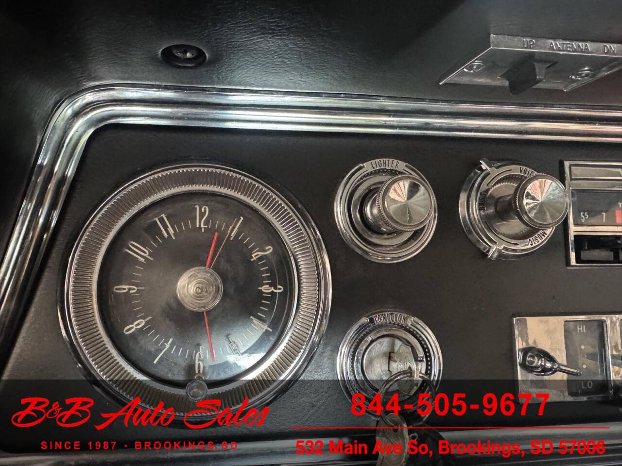 1965 Oldsmobile Starfire 25