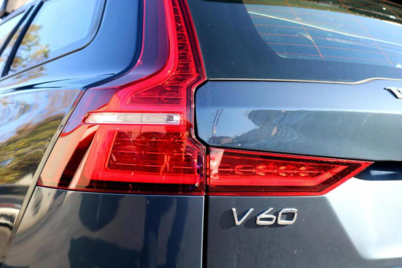 2020 Volvo V60 T5 Momentum