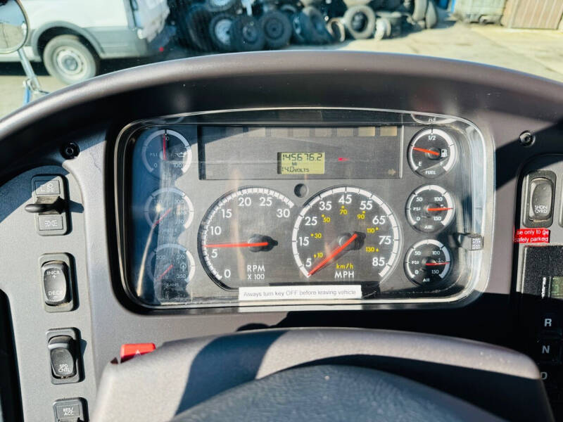 2008 Freightliner M2 106