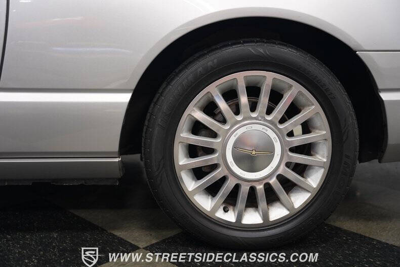 2004 Ford Thunderbird Deluxe