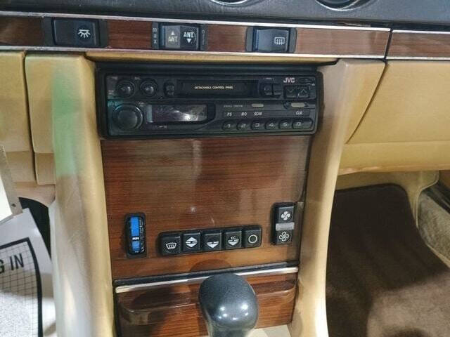 1982 Mercedes-Benz 380-Class 14