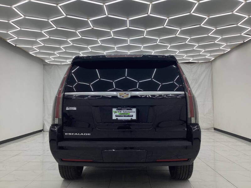 2017 Cadillac Escalade Luxury