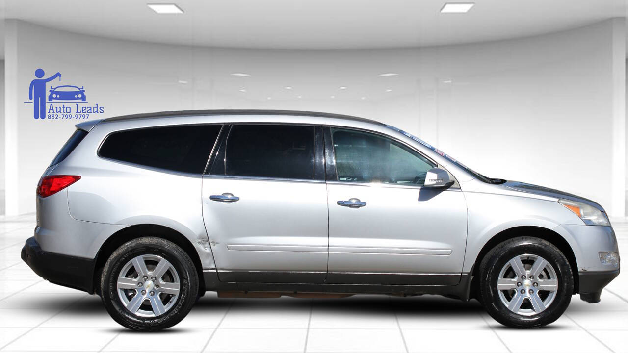 2011 Chevrolet Traverse 1LT photo 14