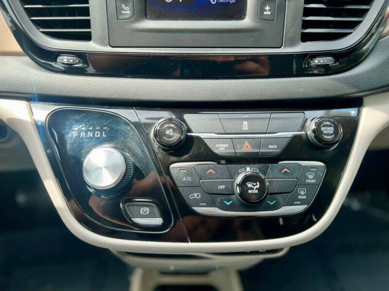 2017 Chrysler Pacifica LX
