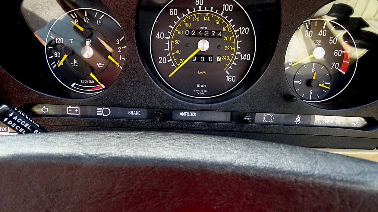 1985 Mercedes-Benz 380-Class 31