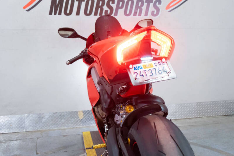 2018 Ducati Panigale V4 S