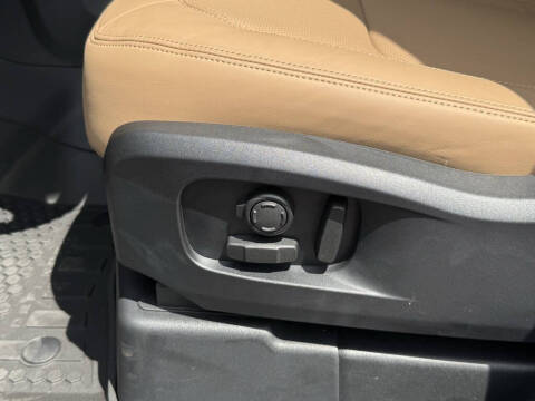 2025 Land Rover Defender 110 P400 S