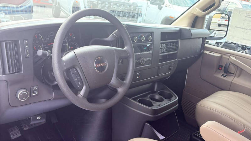 2026 GMC Savana 2500