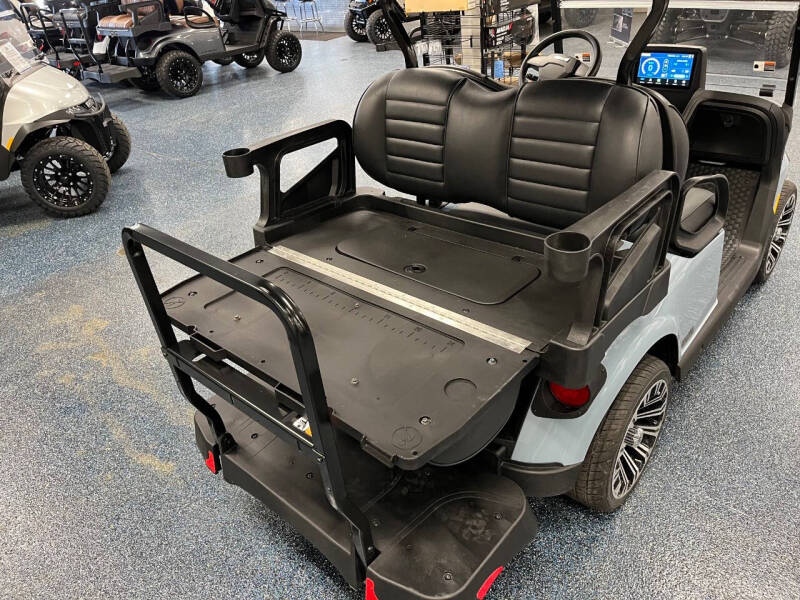 2026 E-Z-GO RXV 4 ST