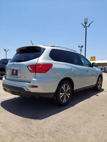 2017 Nissan Pathfinder SL