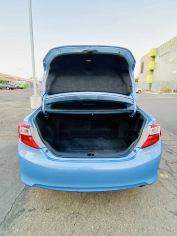 2012 Toyota Camry Hybrid XLE