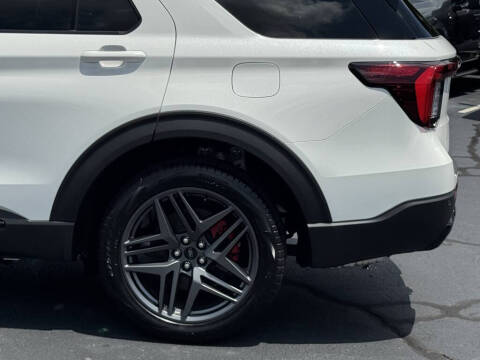 2025 Ford Explorer ST-Line