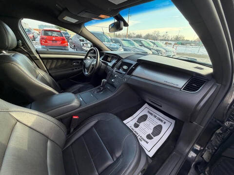 2017 Ford Taurus SEL