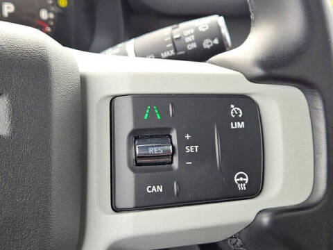 2023 Land Rover Defender 130 X-Dynamic SE