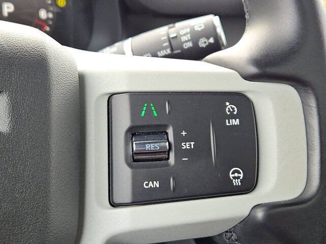 2023 Land Rover Defender 130 X-Dynamic SE