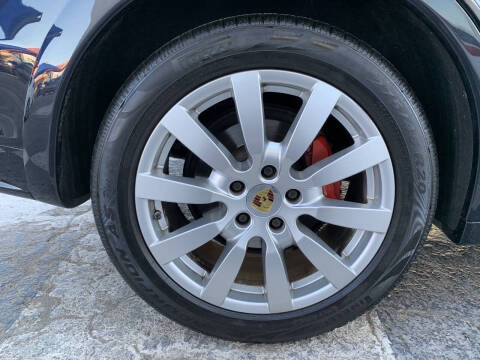 2014 Porsche Cayenne GTS