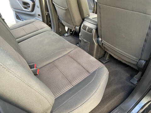 2015 Nissan Titan SV