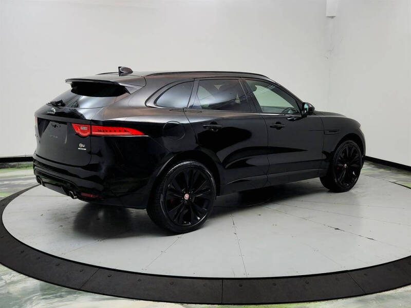 2019 Jaguar F-PACE S