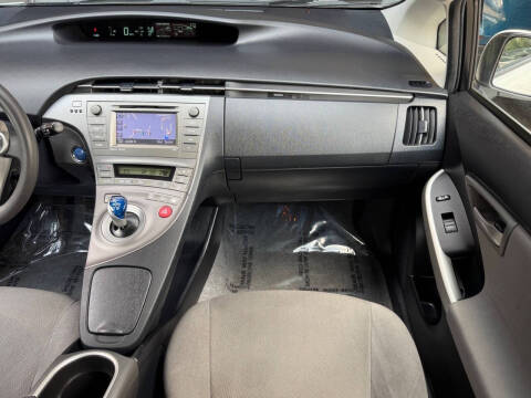 2015 Toyota Prius Three