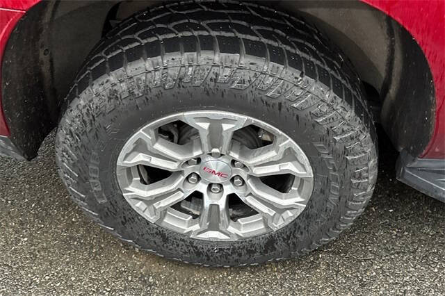 2023 GMC Yukon XL SLE