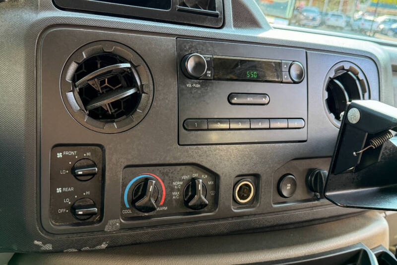 2011 Ford E-Series E-350 SD