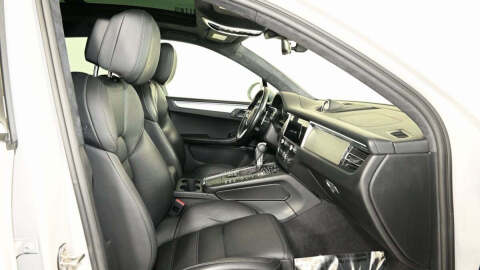 2021 Porsche Macan Turbo