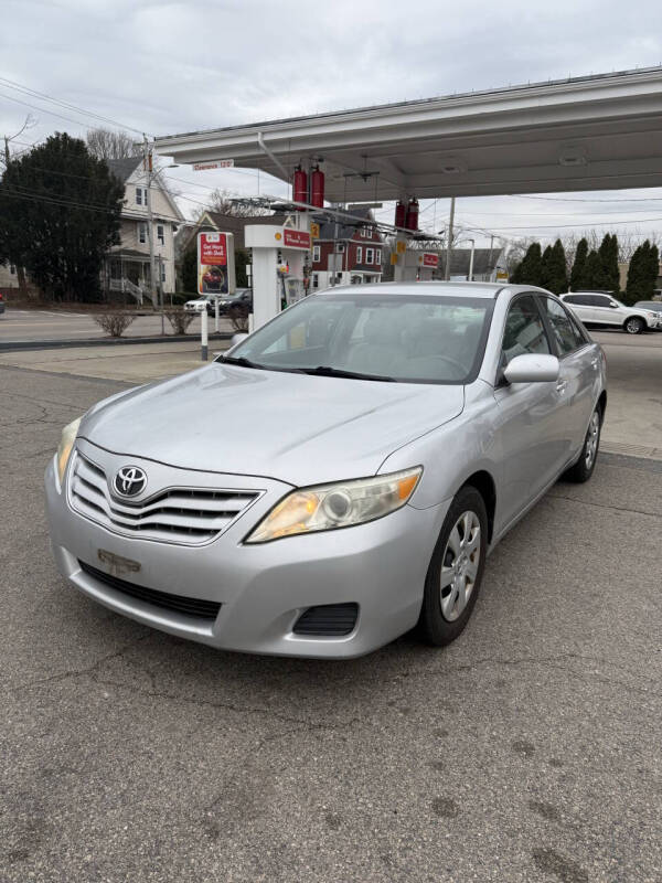 2011 Toyota Camry LE's photo