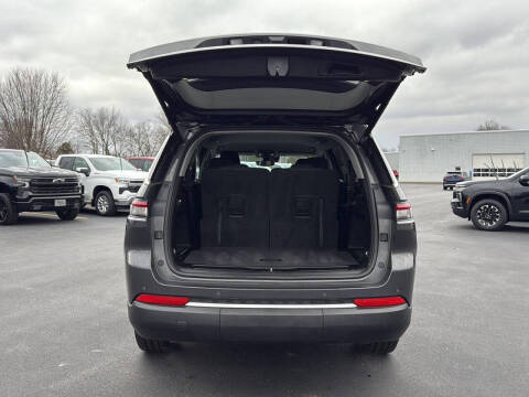2022 Jeep Grand Cherokee L Laredo