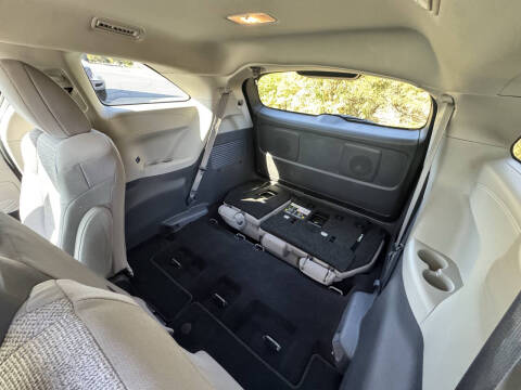 2023 Toyota Sienna LE 8-Passenger