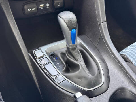 2020 Hyundai Veloster 2.0L
