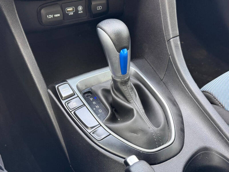 2020 Hyundai Veloster 2.0L