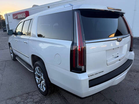 2016 Cadillac Escalade ESV Luxury Collection